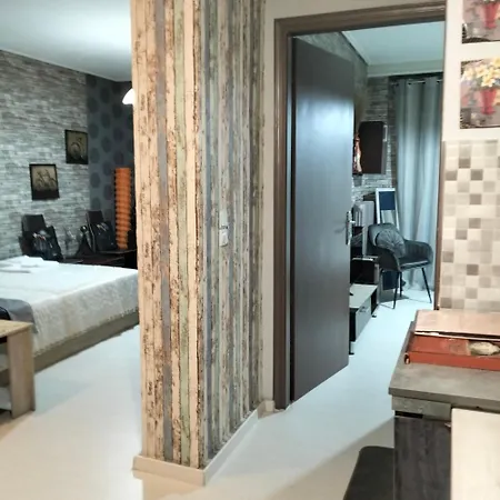 Velvet Story 아파트 트리칼라